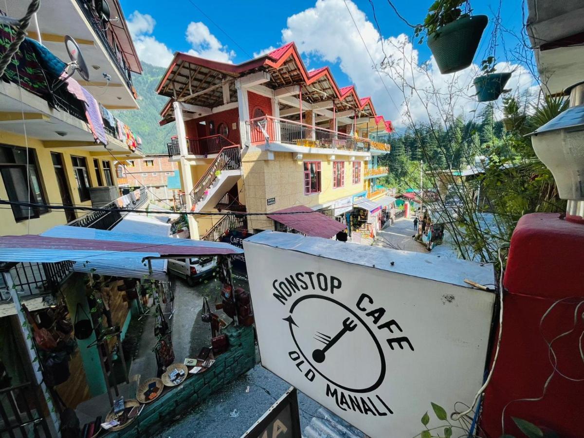 Non Stop Cafe Hostel & Stay Manāli Exteriér fotografie