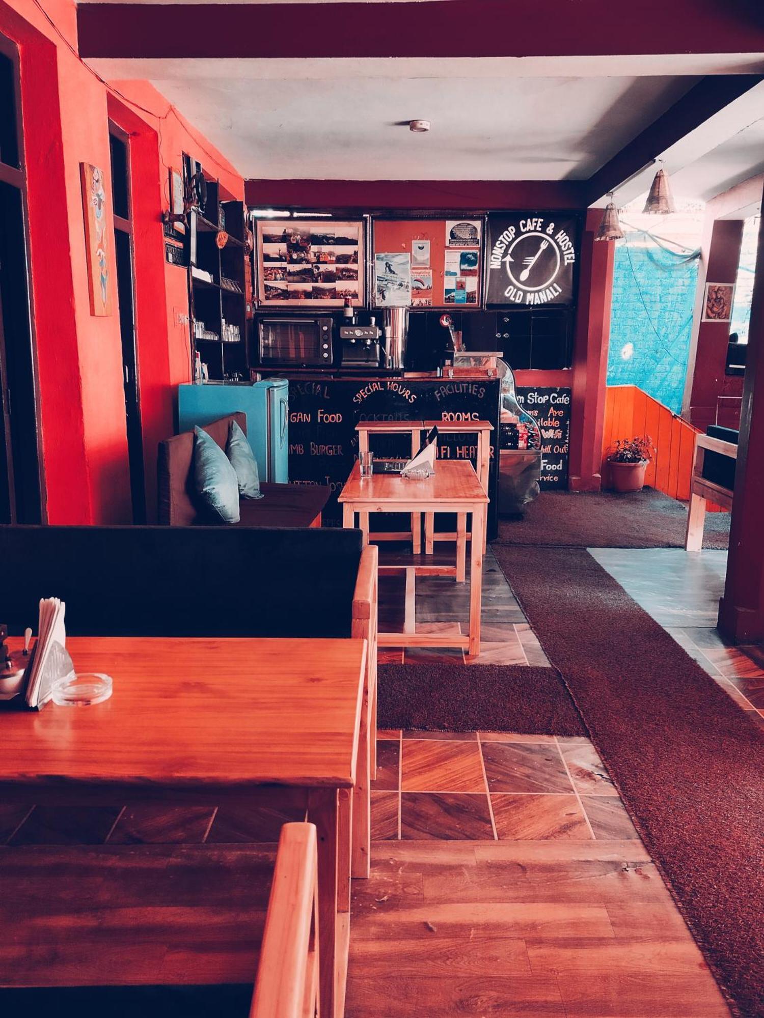 Non Stop Cafe Hostel & Stay Manāli Exteriér fotografie